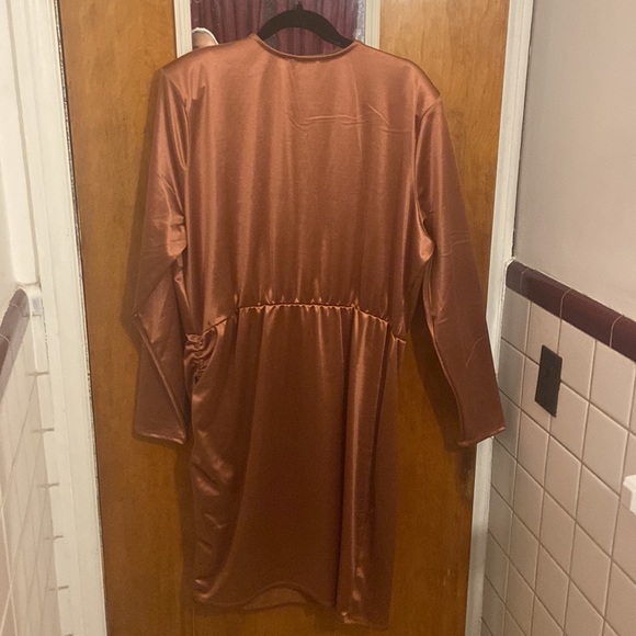 Rustic Side Ruched dress - Picture 2 of 2